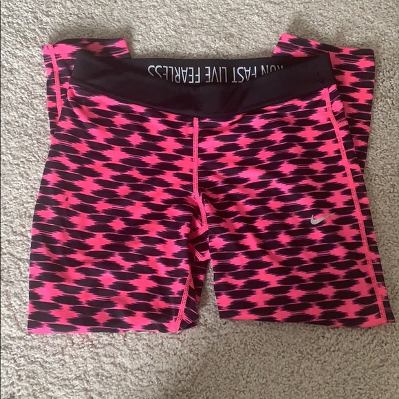 Nike Pants - Nike Drt Fit Cropped Leggings Size M